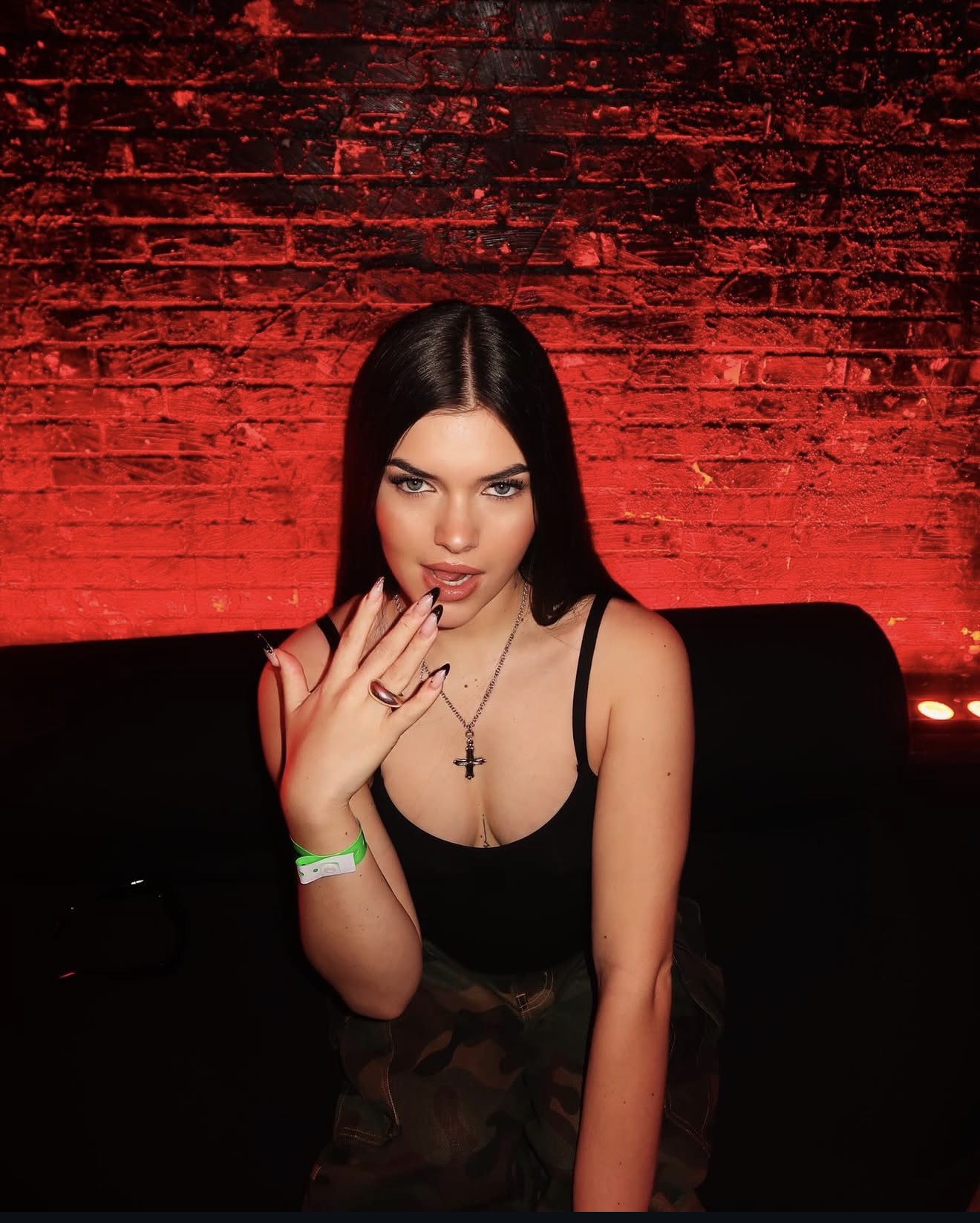 LISADEBROWN portrait